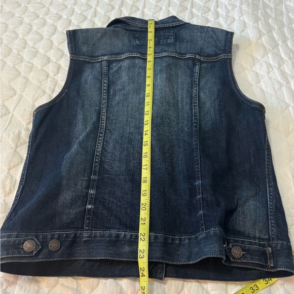 Express Vest - Picture 6 of 8